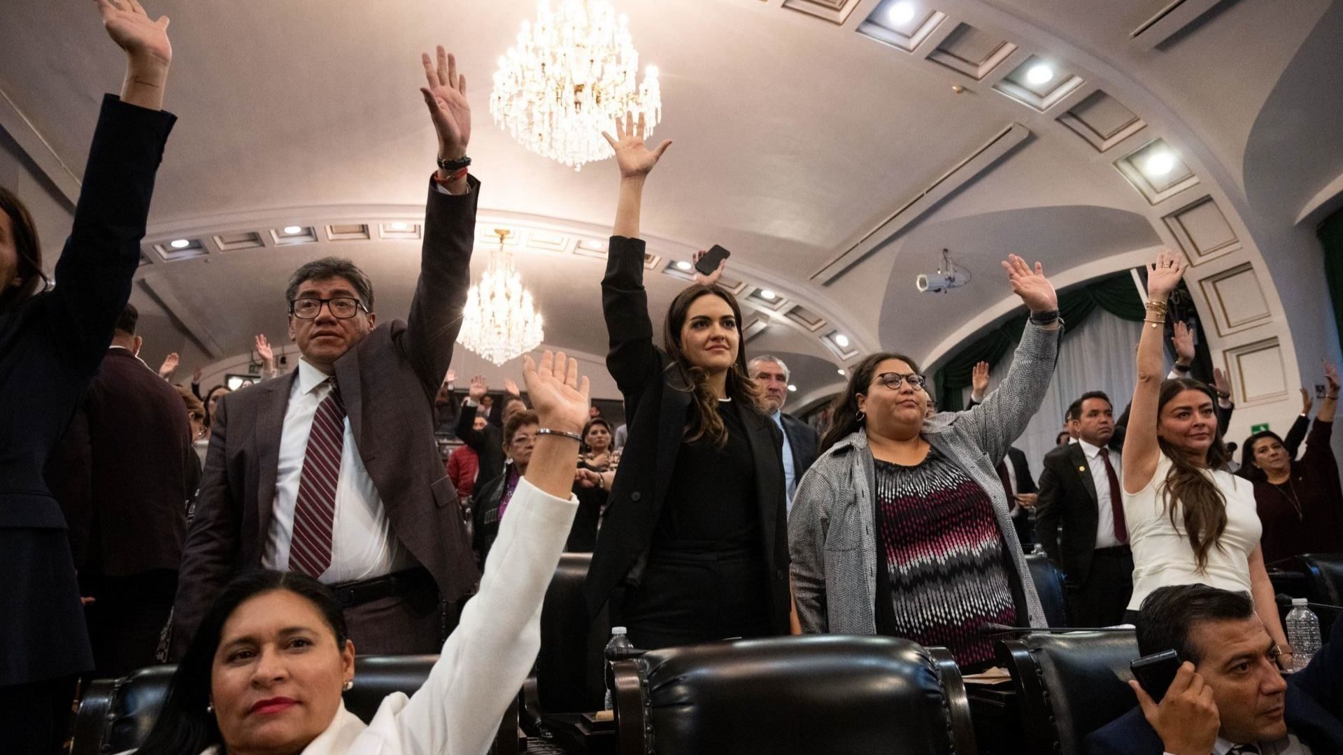 Senadores de Morena celebran aprobación de Reforma Judicial