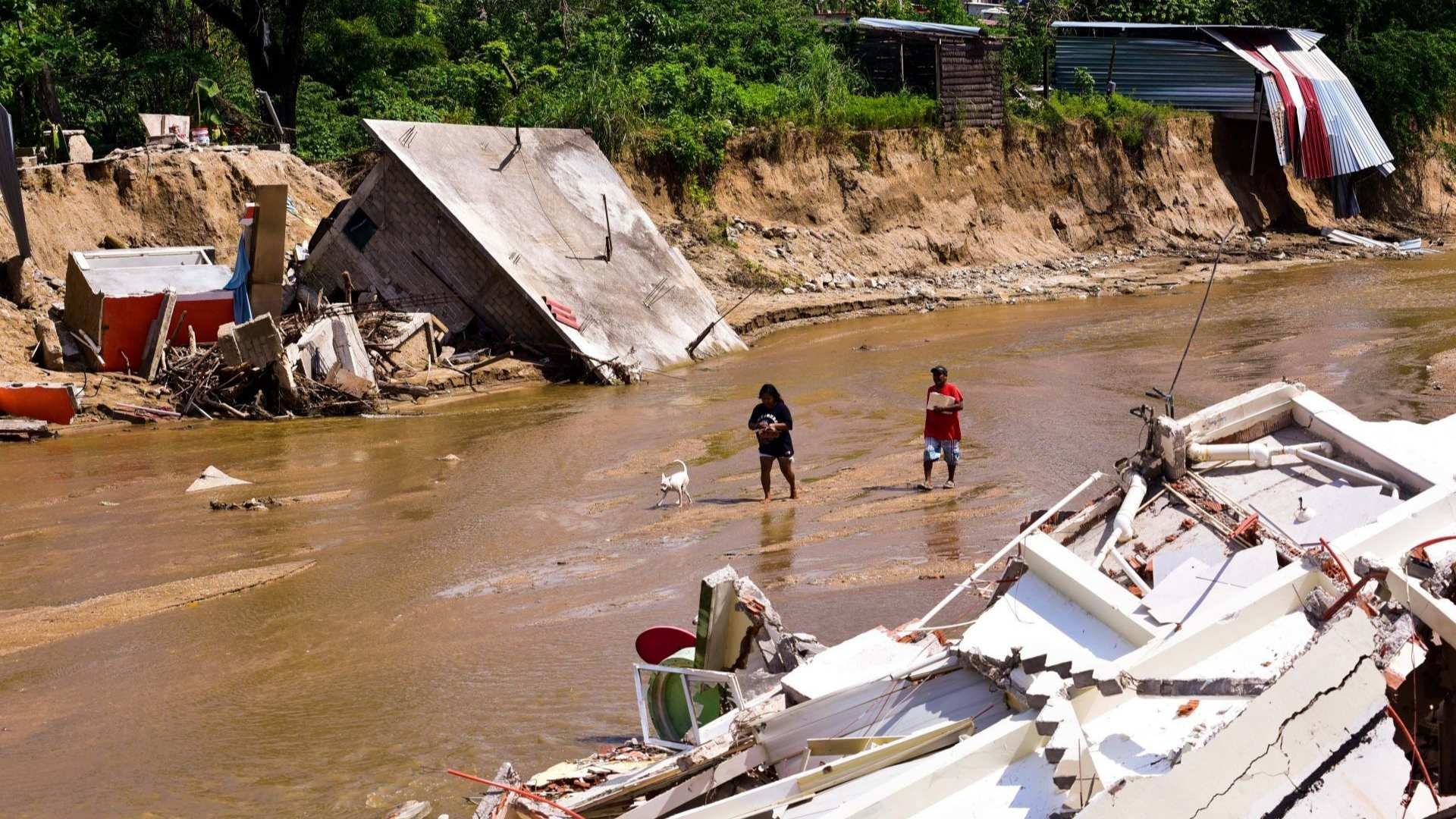 Crónica de un Desastre: En Menos de un Año, los Huracanes Otis y John Devastaron Acapulco