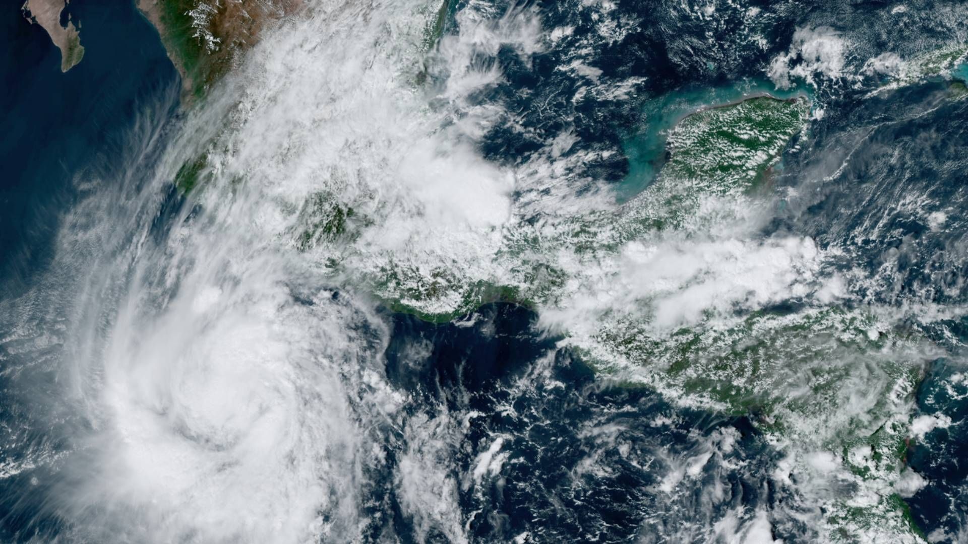 La tormenta Tropical 'Kristy' al Sur de México