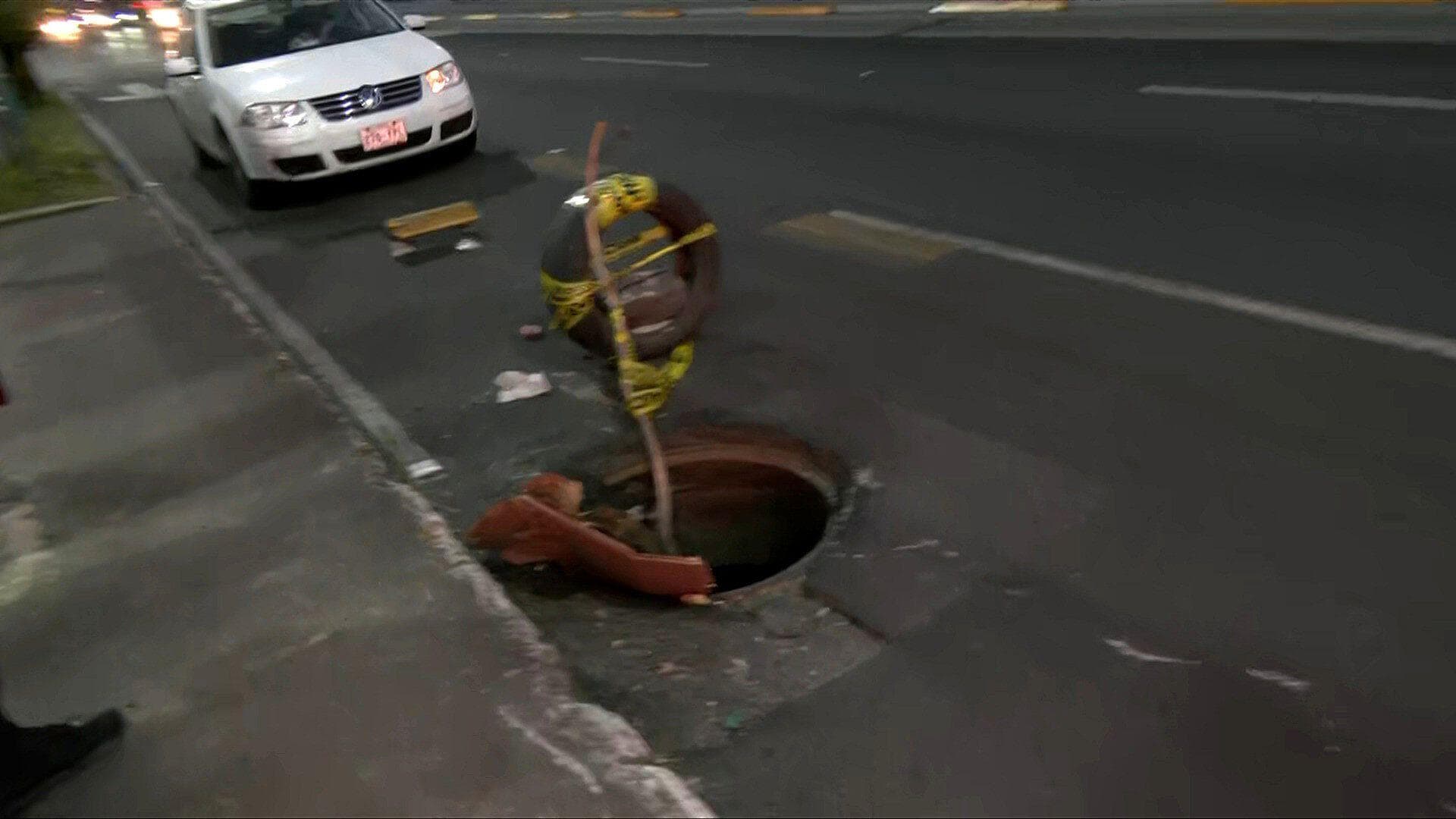 VIDEO: Momento Exacto del Choque de Auto con Piedras y Llanta en Registro Abierto de Ciclovía