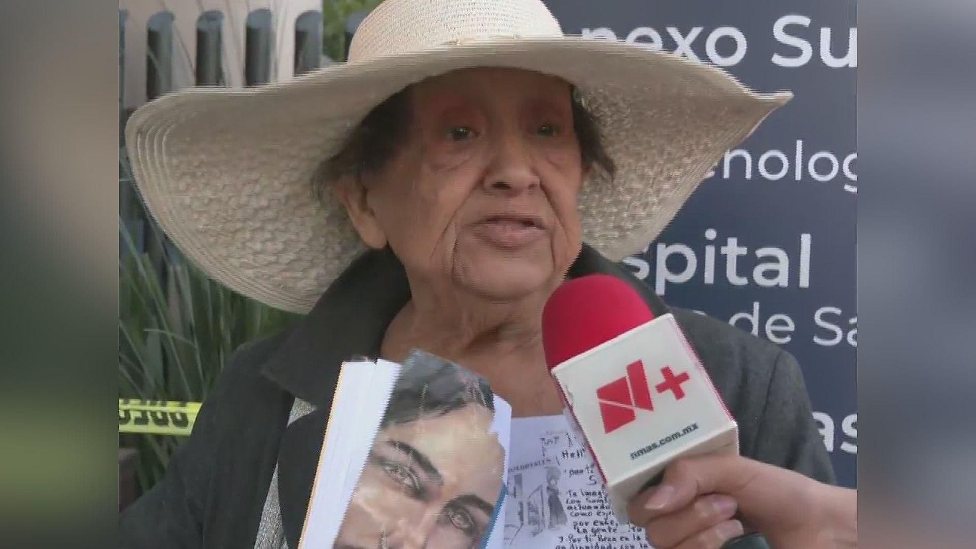 Fanática de Silvia Pinal Habla de su Admiración hacia la Actriz afuera del Hospital