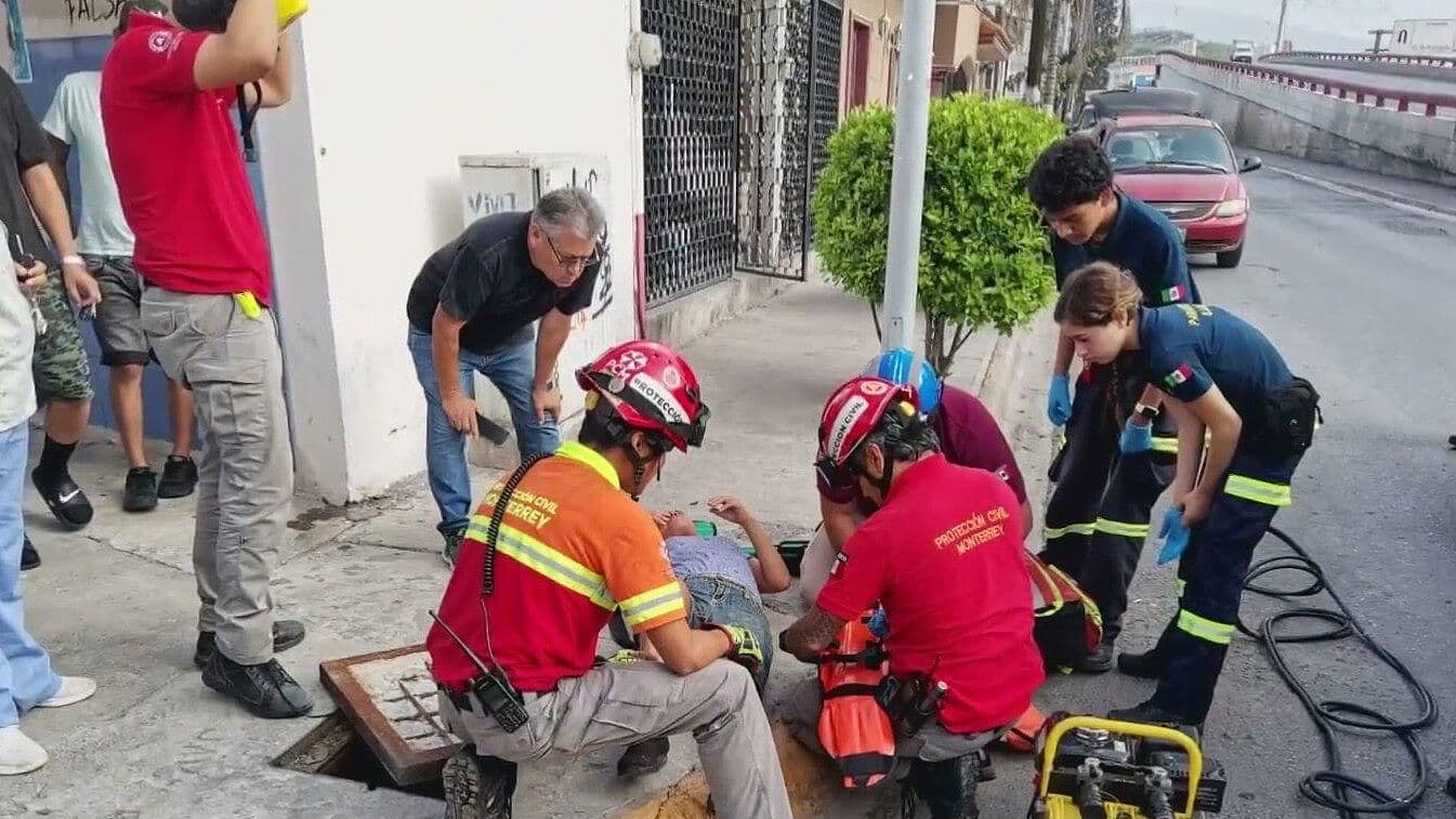 Cae Mujer en Registro sin Tapa; Se Lesiona