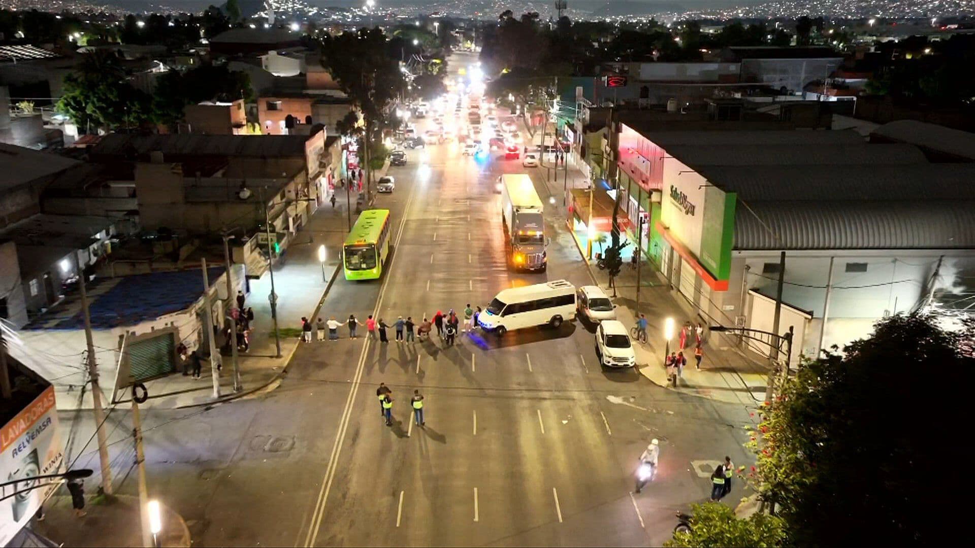 Vecinos Bloquean Eje 5 Sur por Incendio en Iztapalapa, ¿Qué Pasó?