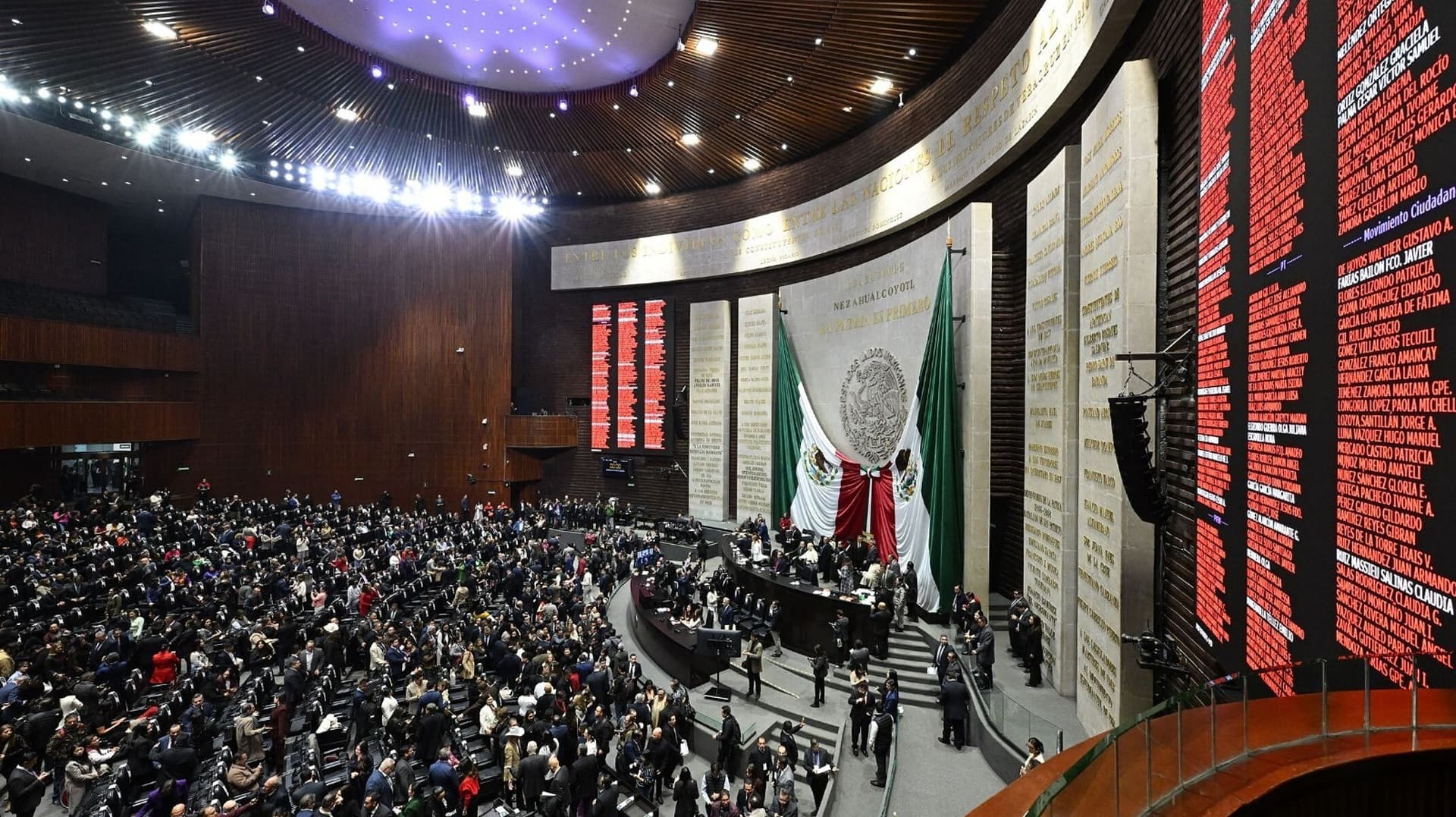 Diputados Aprueban Dos Reformas Constitucionales en Sesión de 30 Horas