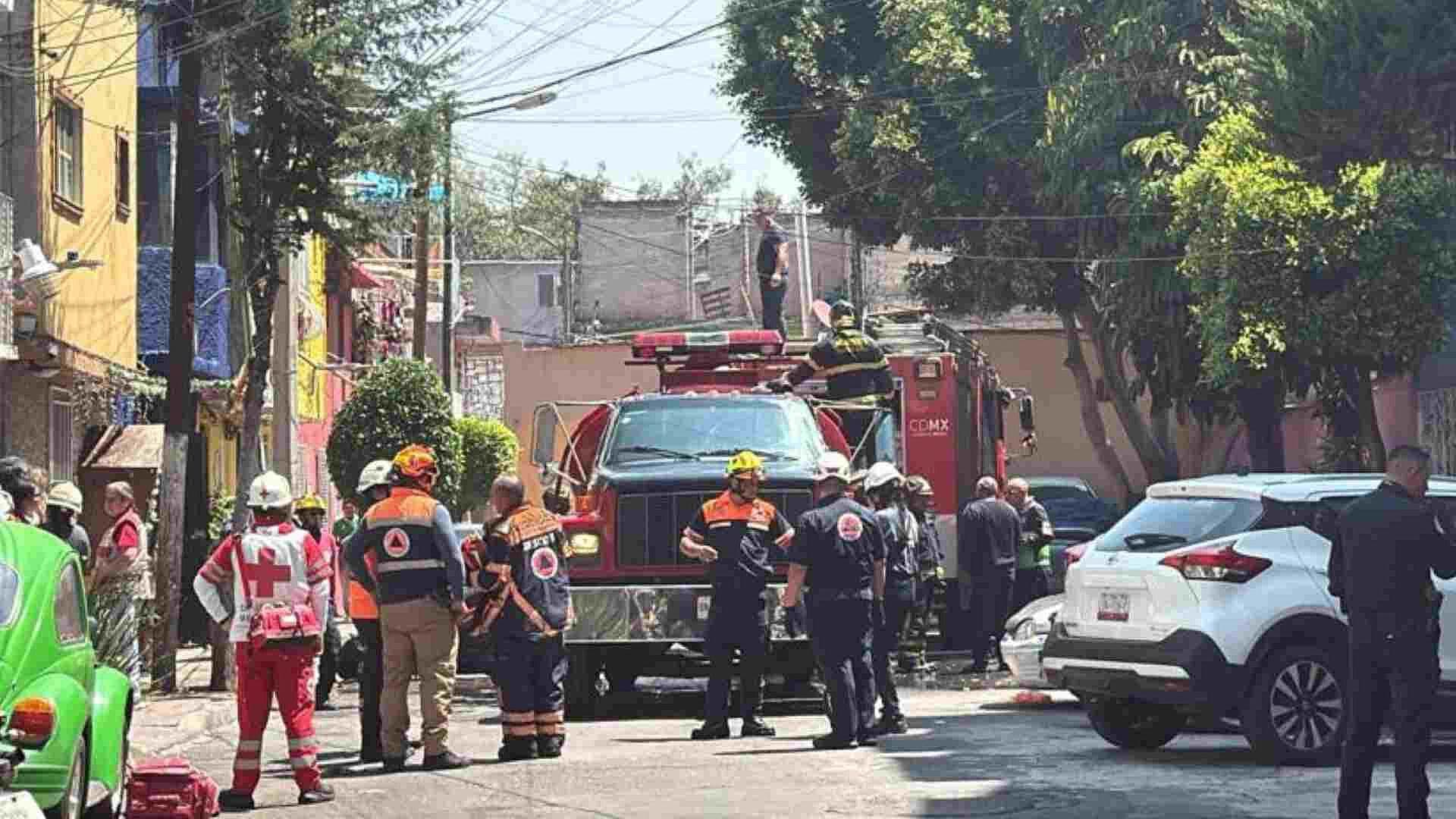 Incendio en la Miguel Hidalgo; Captan Grandes Llamas Tras Explosión en Vivienda