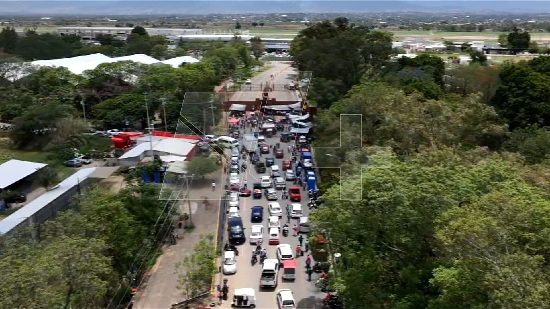 Caos en Oaxaca Hoy: Sección 22 de la CNTE Toma el Aeropuerto por Segunda Ocasión