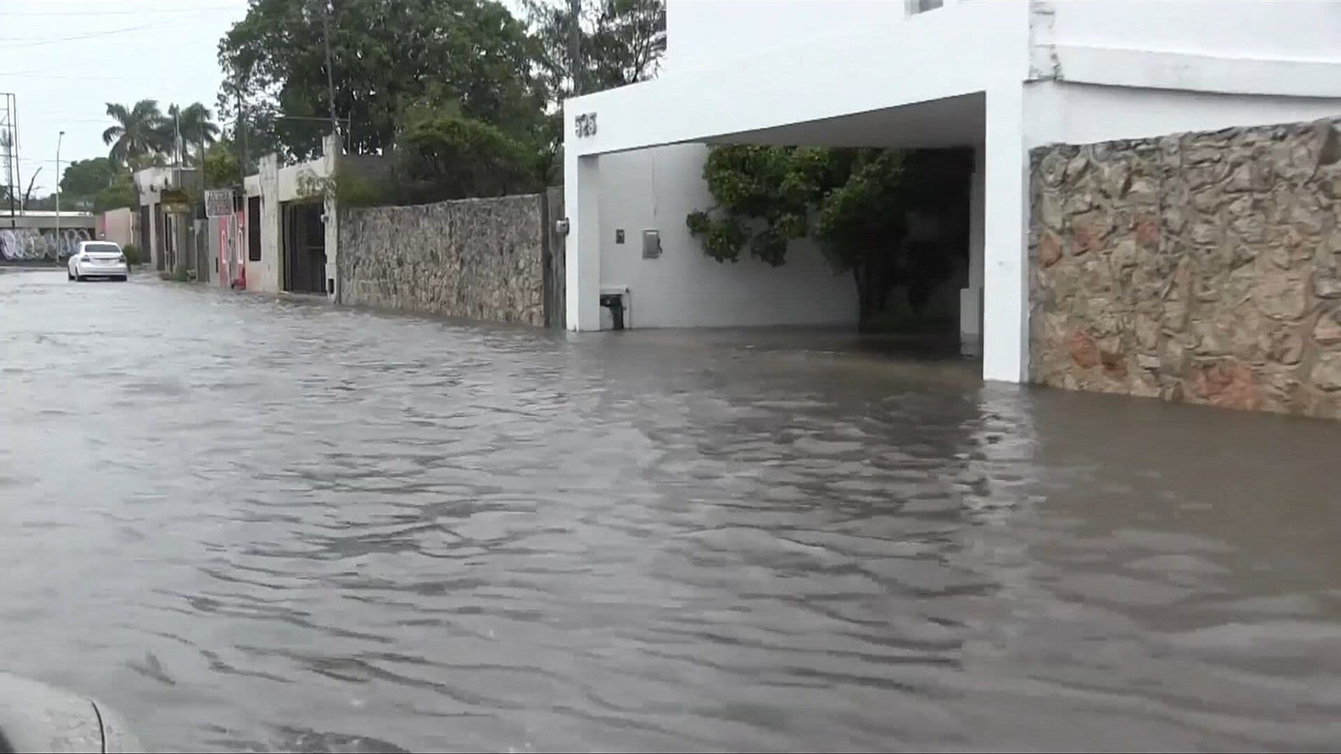 Fuertes Lluvias Causan Severas Inundaciones en Yucatán y Quintana Roo