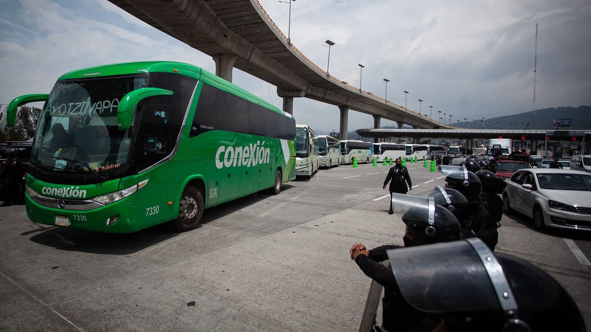 Así fue la Manifestación de Normalistas en la México-Cuernavaca por Segundo Día