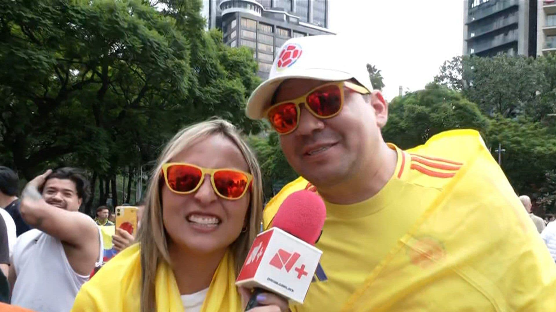 Colombianos Arman Fiesta en el Ángel de la Independencia y Cierran Reforma en CDMX