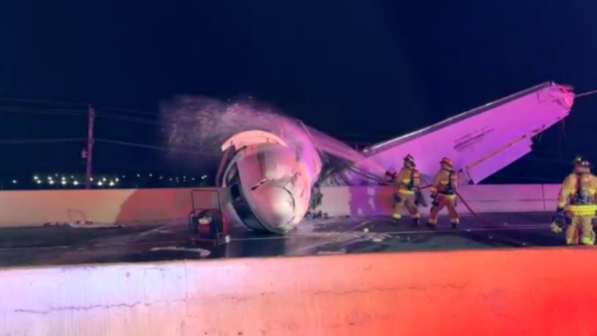 Cae Avioneta en Carretera Loop 20 de Laredo, Texas; Reportan un Muerto y Heridos