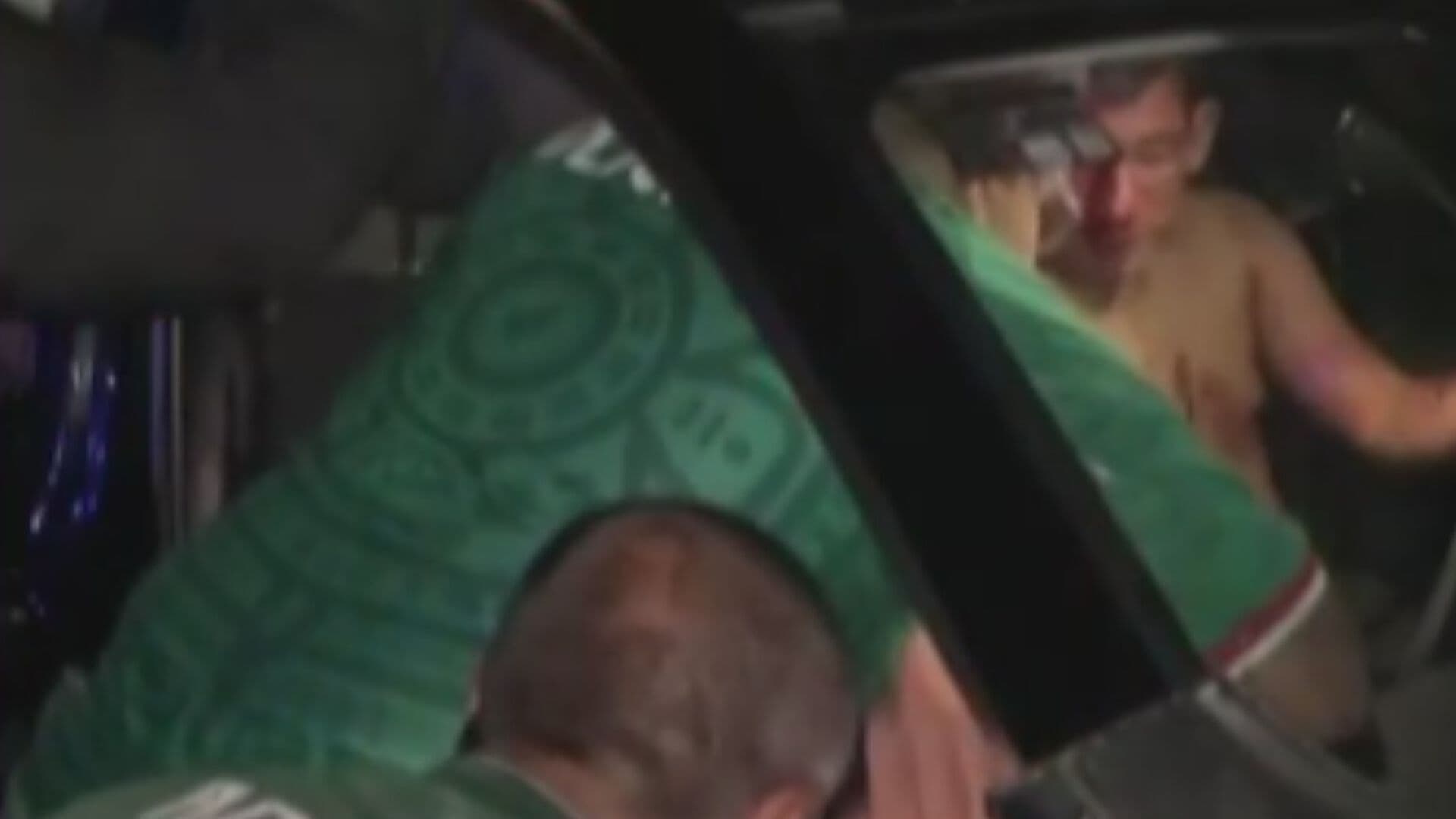 VIDEO: Conductor Arrolla a Aficionados que Festejaban Triunfo de México vs Ecuador en Hidalgo