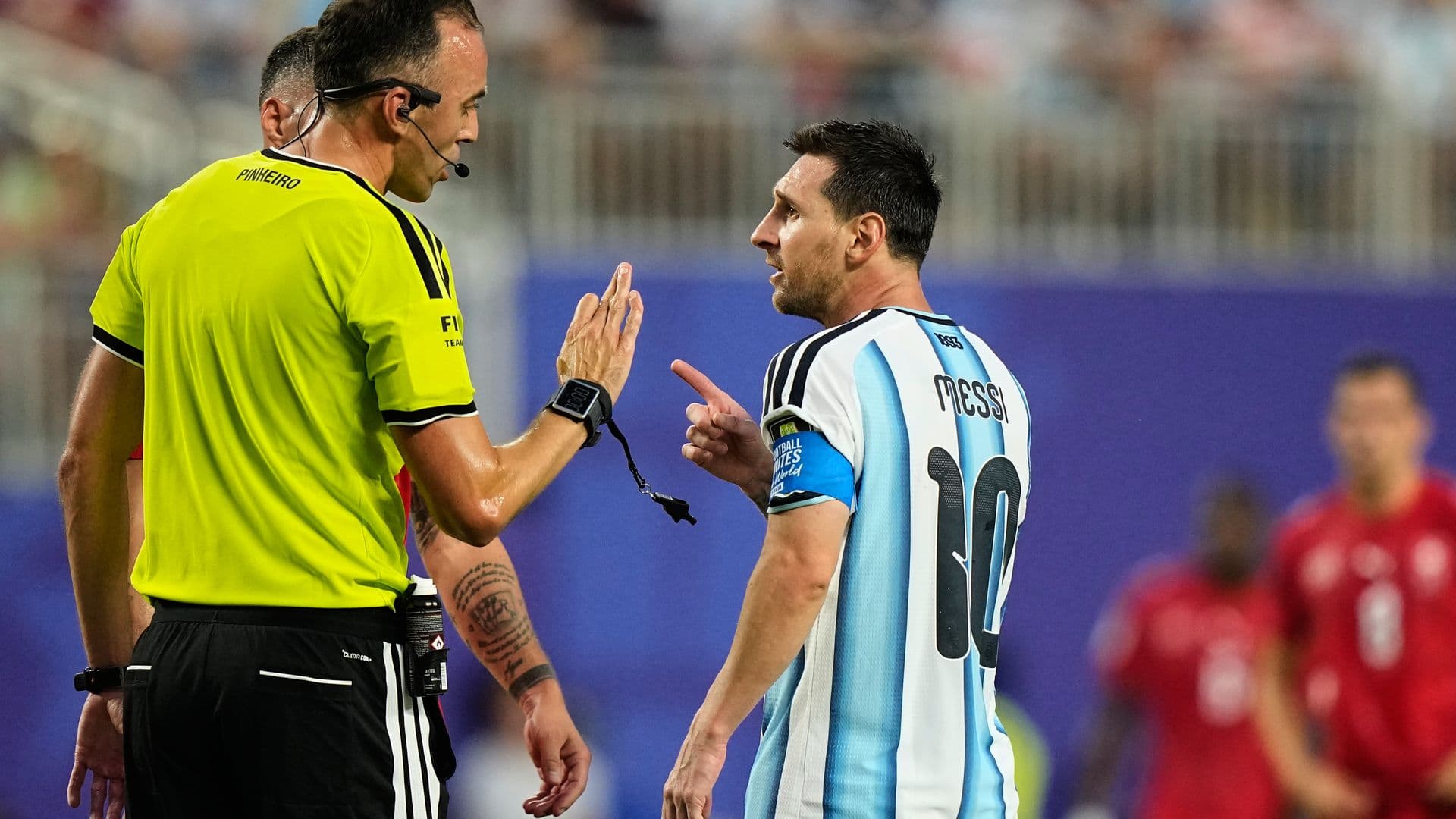Háblame Correctamente lo que Reclamó Messi a João Pinheiro, Árbitro del Argentina vs Suiza