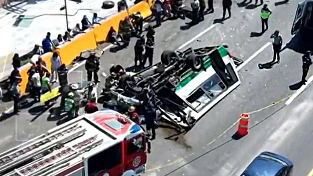 Desde el Aire: Así se ve la Volcadura de Una Micro en la México-Pachuca Dirección CDMX