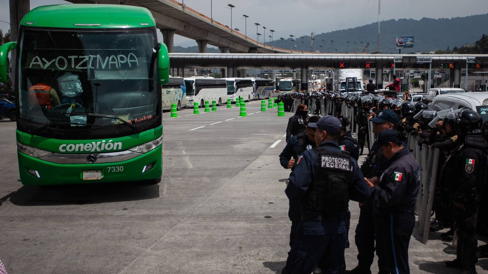 ¿Hay Bloqueo en la Caseta de Tlalpan Hoy? Así, la Manifestación de Ayotzinapa en CDMX