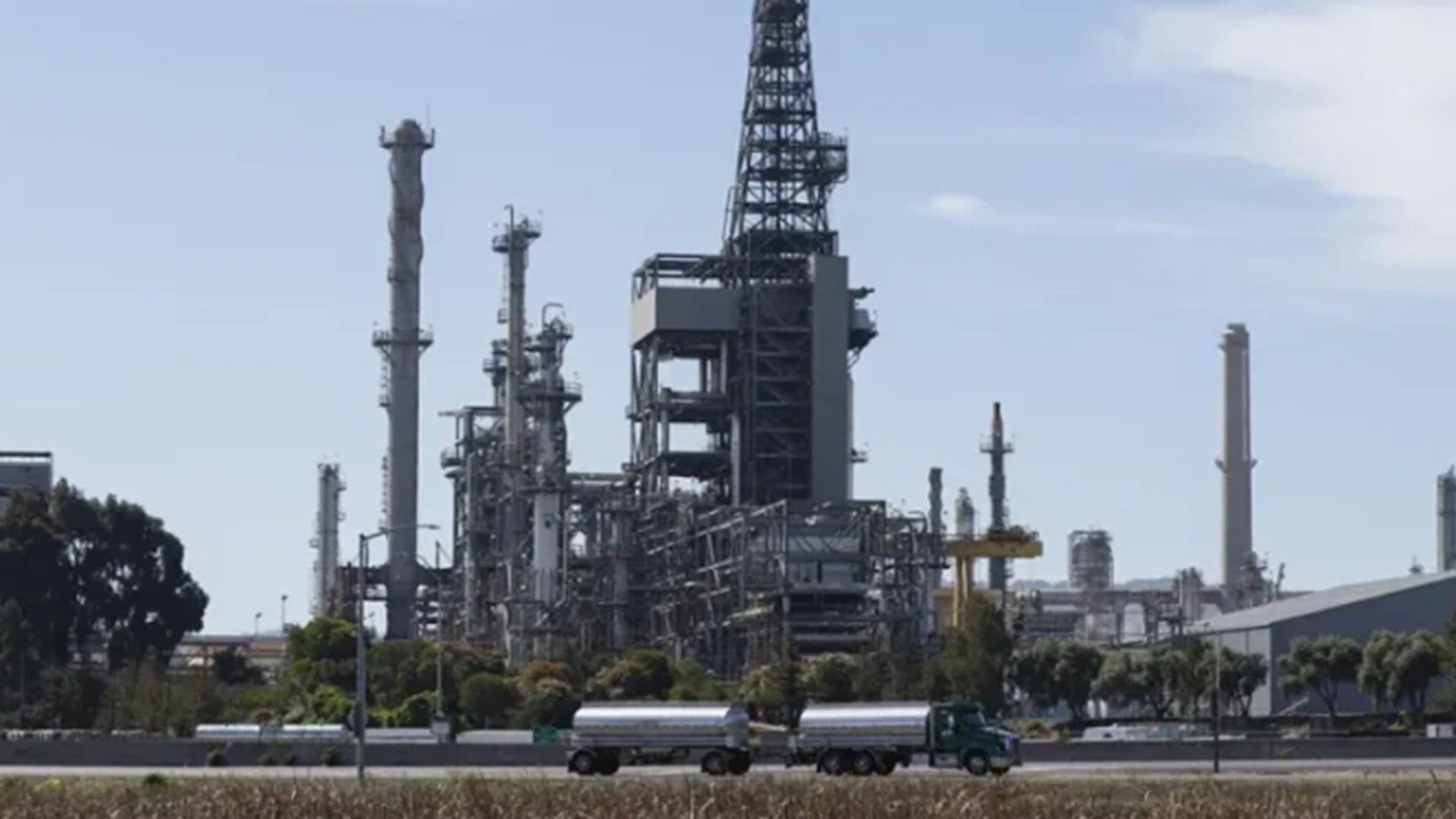 Se Disparan Precios del Petróleo por Tensiones entre EUA e Irán: ¿En Cuánto Está?