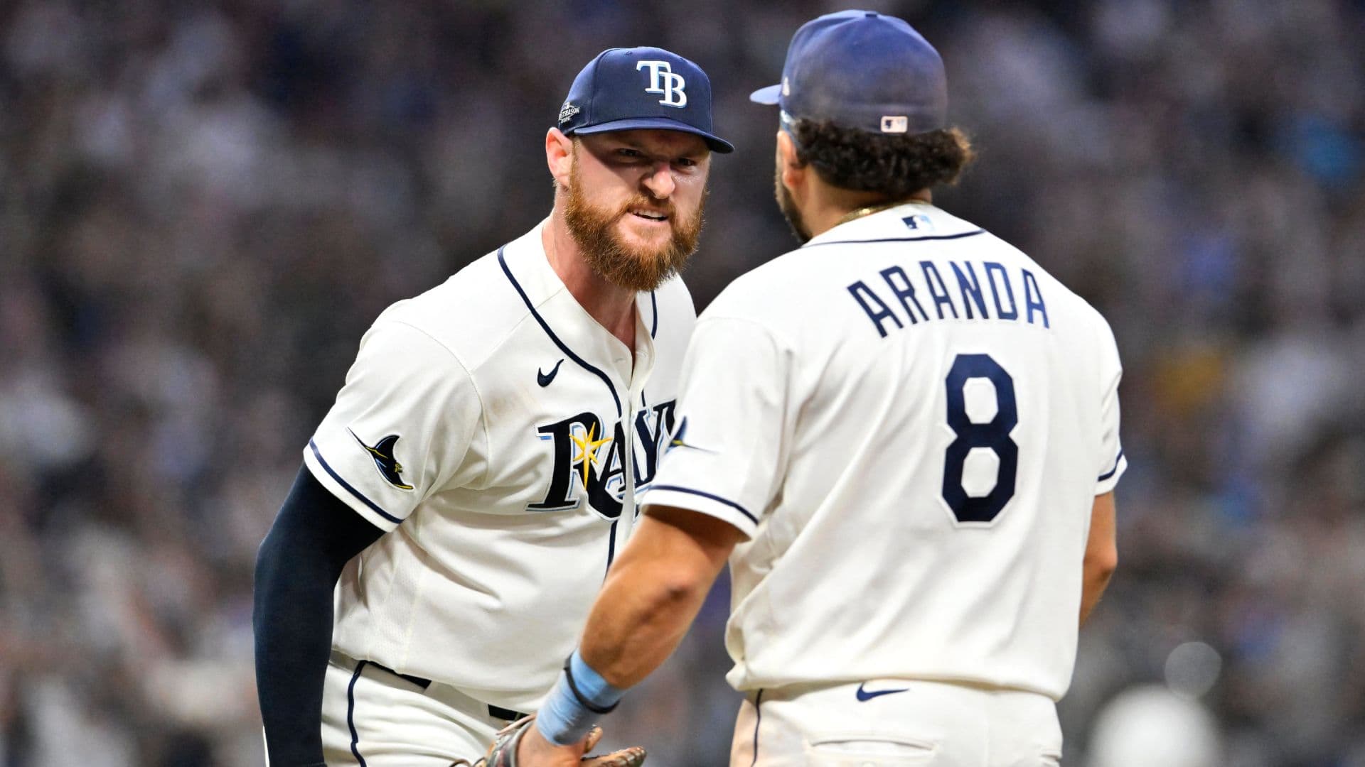 Jonathan Aranda durante un partido de la MLB con los Rays de Tampa Bay