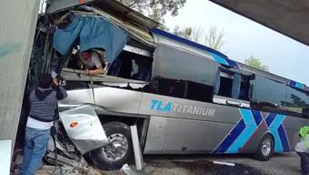 Accidente hoy en la autopista México-Puebla a la altura de La María con dirección a la CDMX.